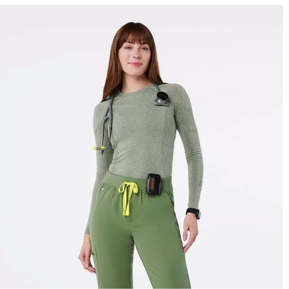 Figs Fern Salta Seamless Top